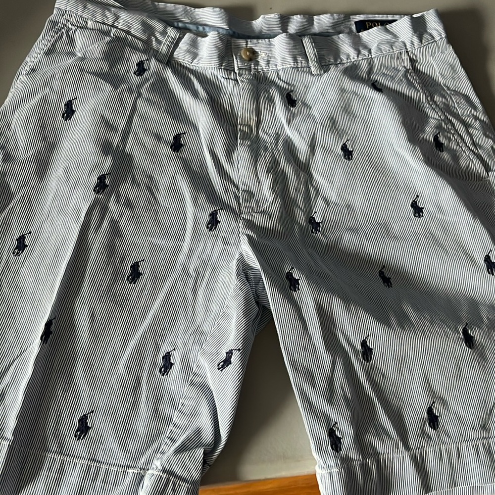 Polo Signature Mens flat from shorts!! Size 33 waist blue and white! Classic